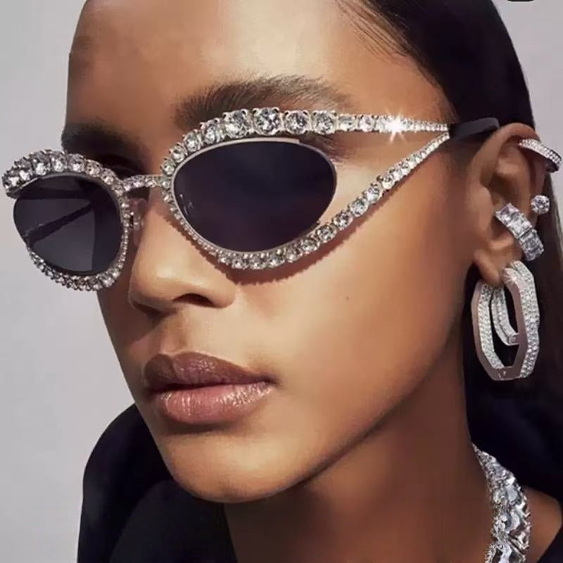 Luxury Rhinestone Oval Sunglasses – Crystal Embellished Fashion Sun Glasses