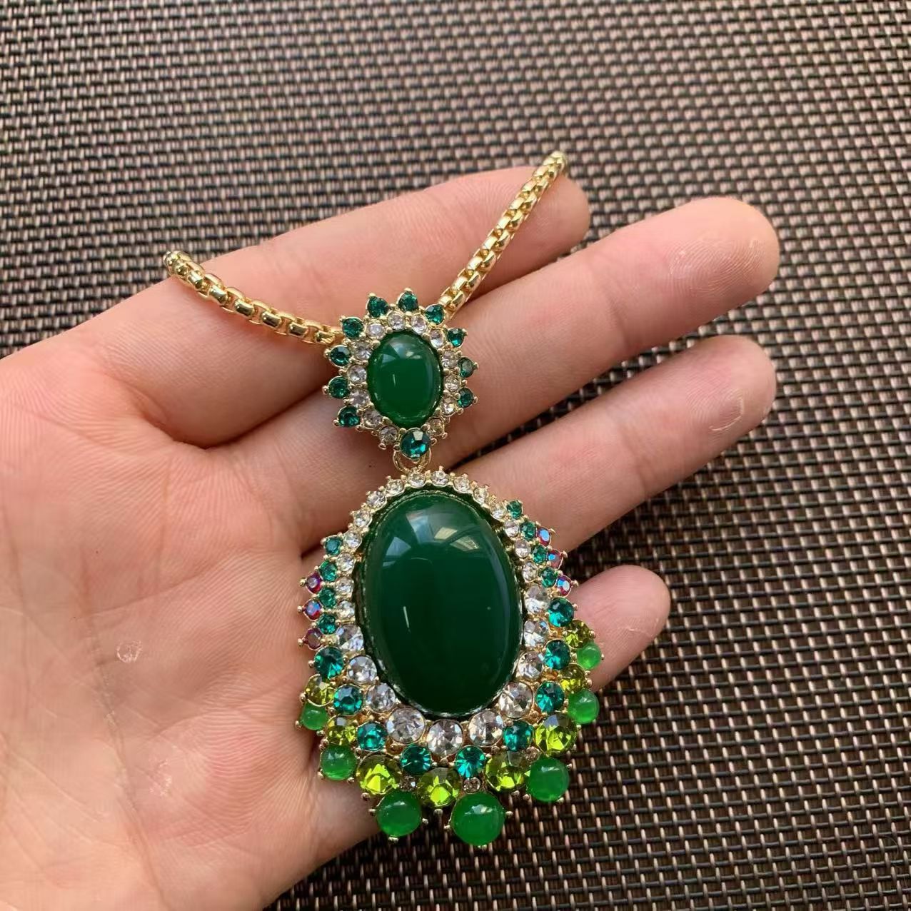 Green Stone Statement Necklace with Crystal Embellishments – Gold Tone