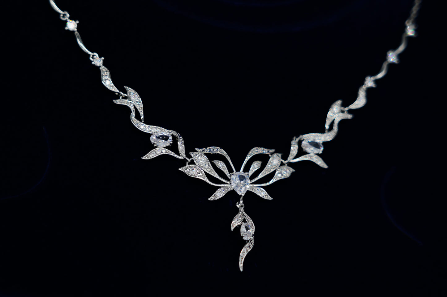 Crystal Floral Statement Necklace & Earrings Set – Silver Tone