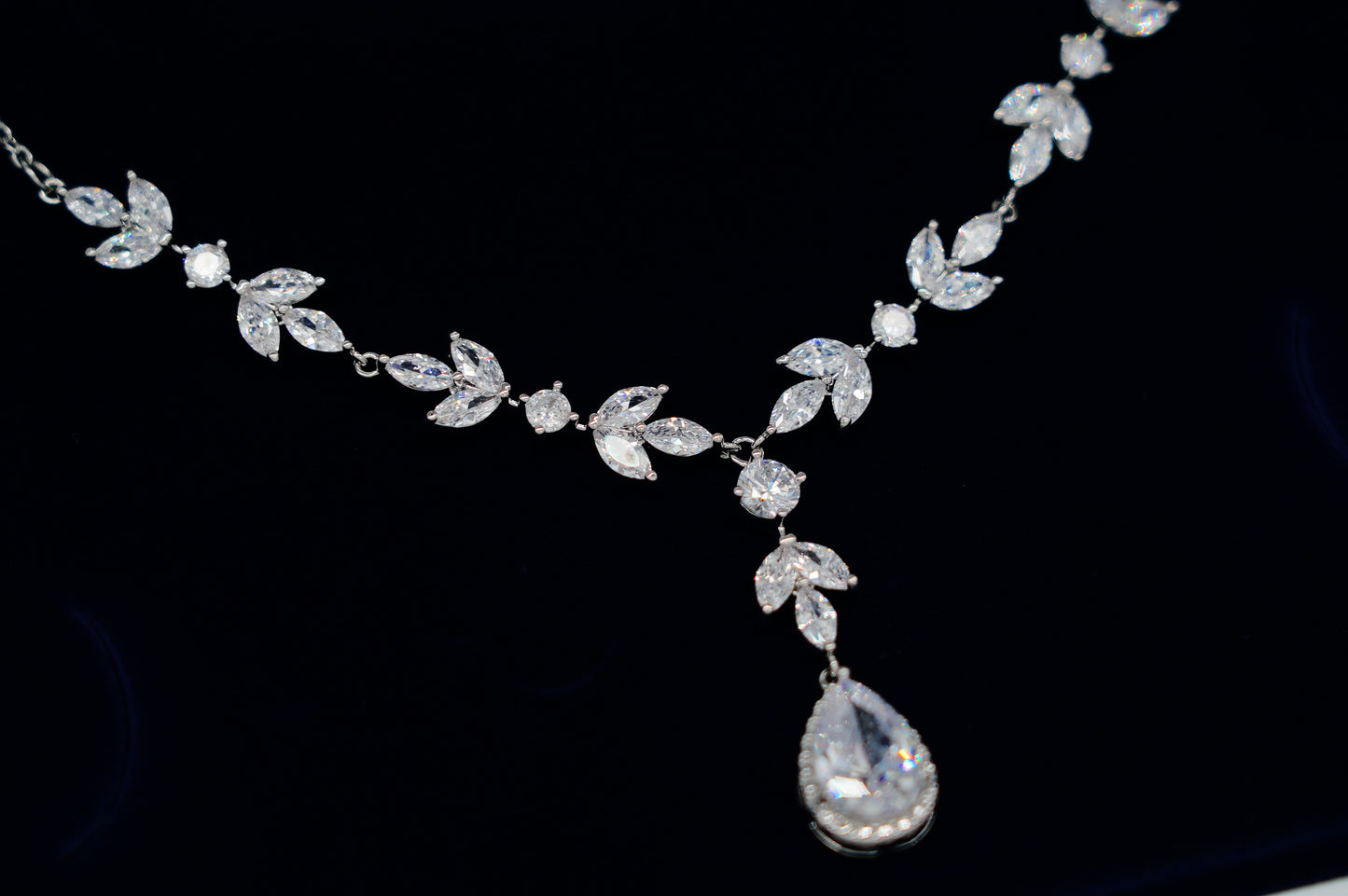 Crystal Floral Statement Necklace & Earrings Set – Silver Tone