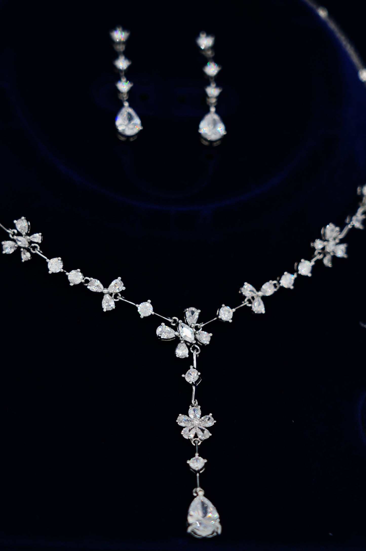 Crystal Floral Statement Necklace & Earrings Set – Silver Tone